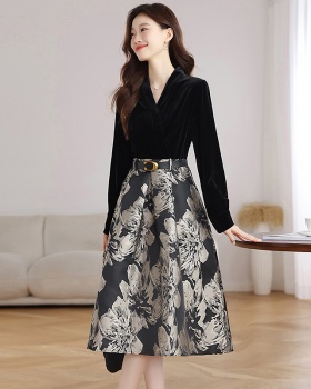 Golden velvet jacquard Pseudo-two temperament dress for women