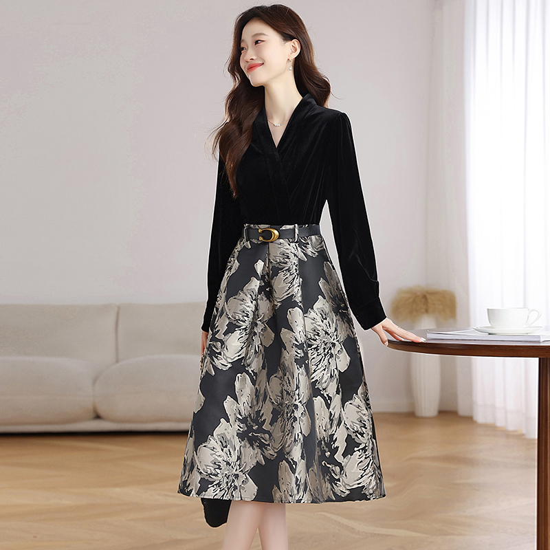 Golden velvet jacquard Pseudo-two temperament dress for women