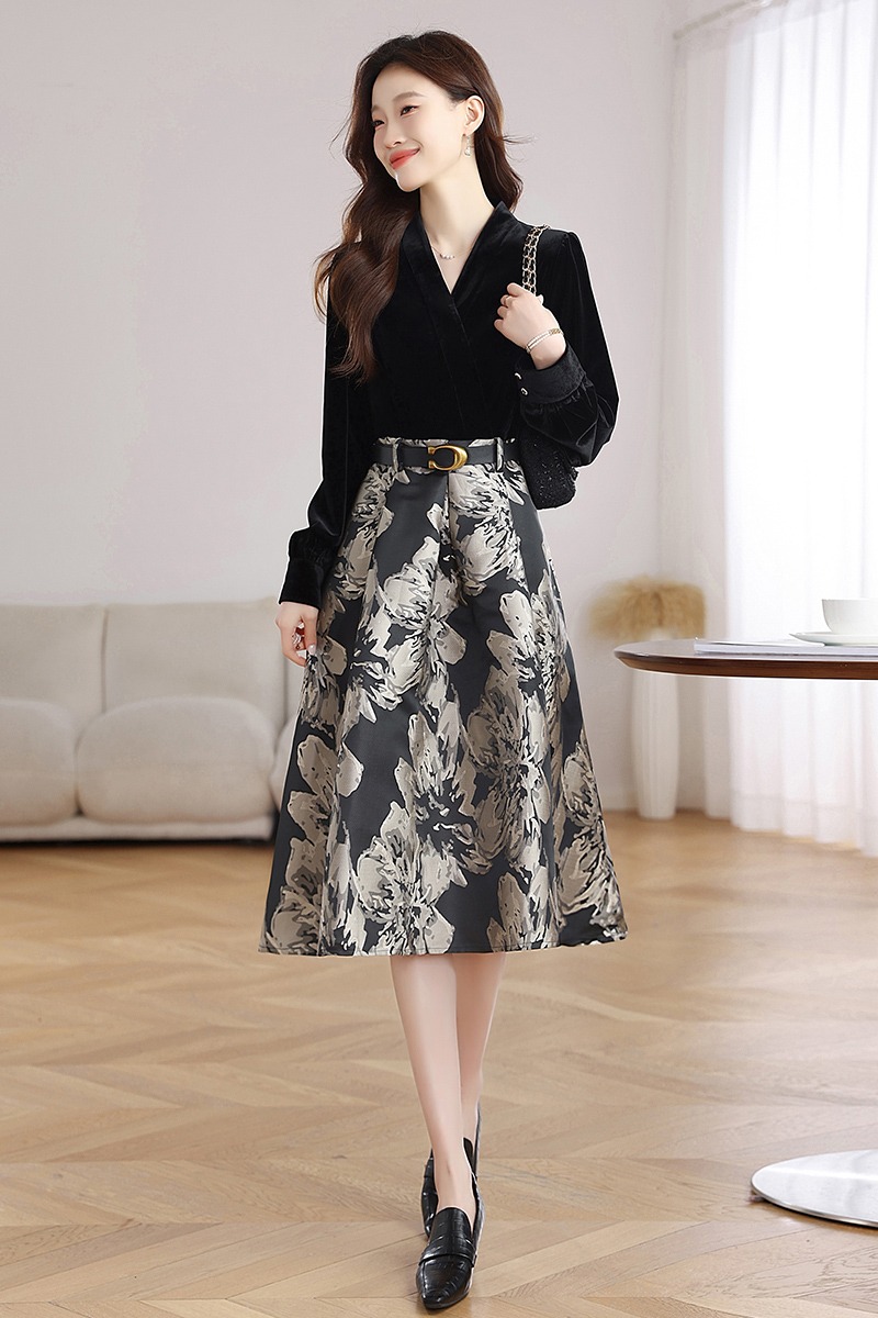 Golden velvet jacquard Pseudo-two temperament dress for women