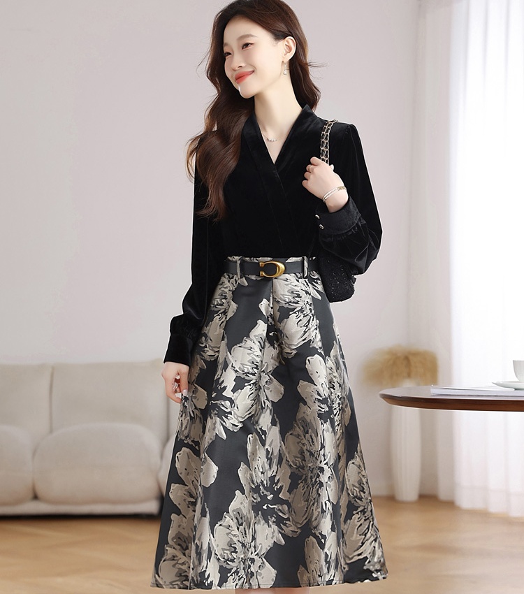 Golden velvet jacquard Pseudo-two temperament dress for women