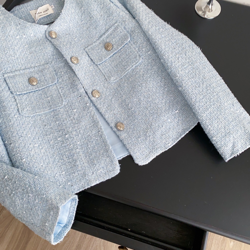 Metal buckles coat coarse flower tops for women