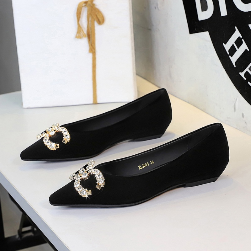 Commuting rhinestone buckle shoes for women