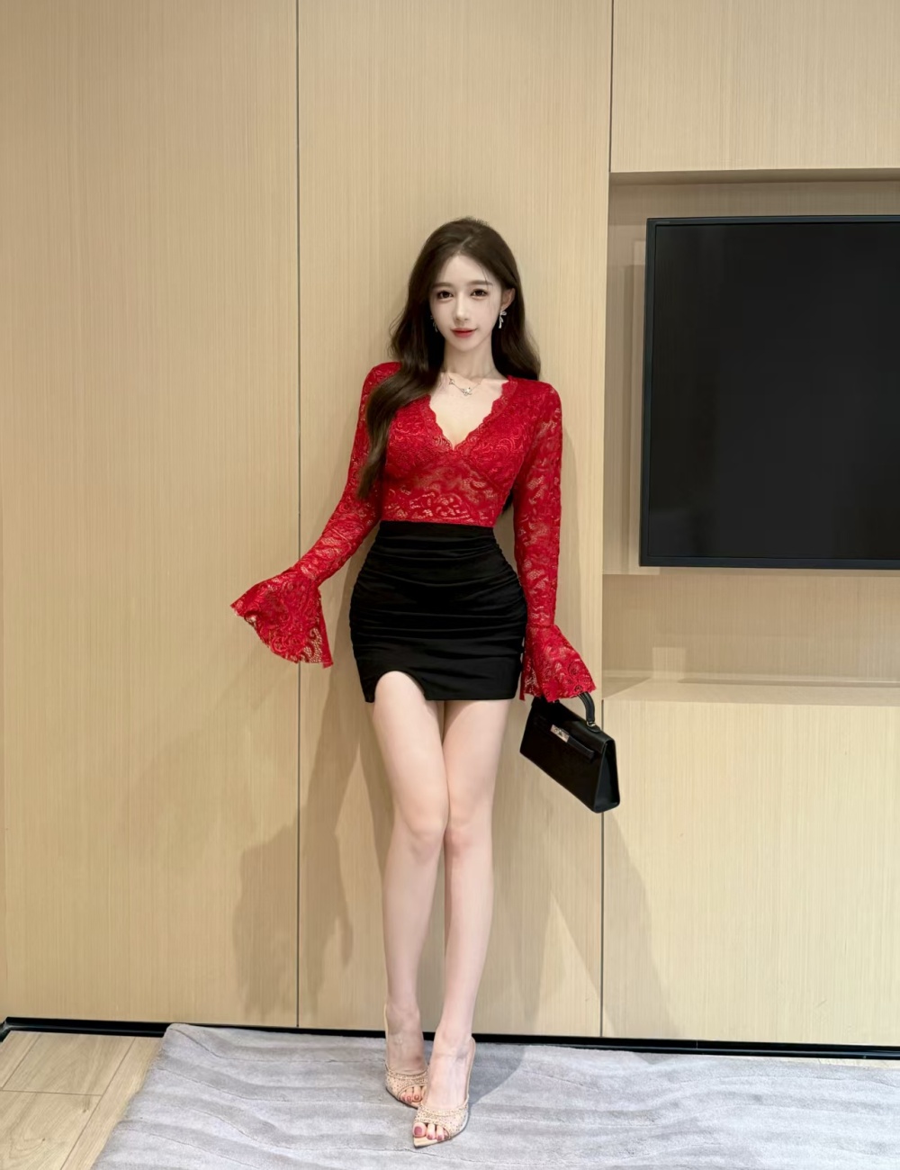 Tight bottoming low-cut sexy package hip dress