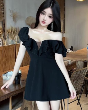 Slim spicegirl sexy A-line halter V-neck pinched waist dress