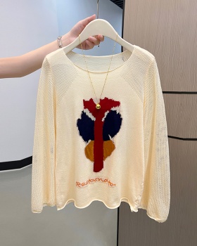 Long sleeve autumn and winter embroidery sweater