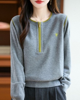 Long sleeve embroidery autumn and winter sweater for women