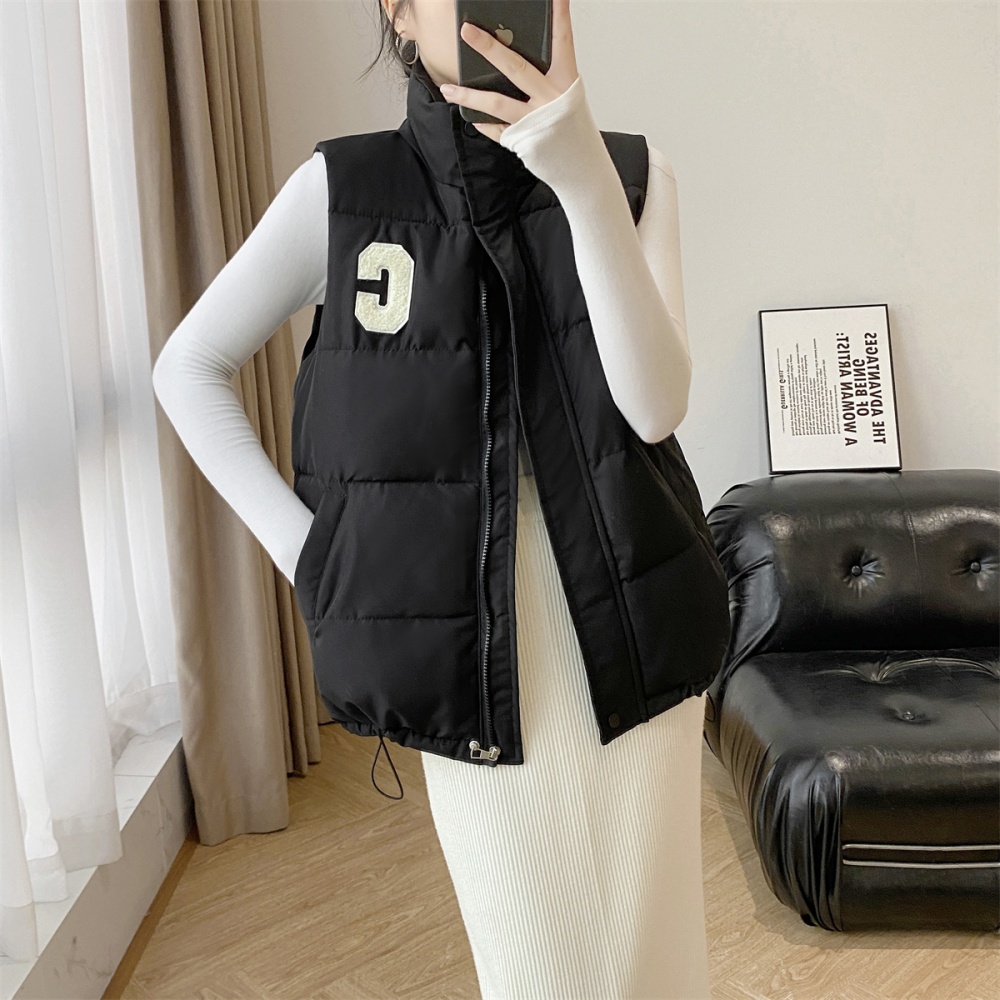 Wears outside autumn and winter waistcoat down cotton coat