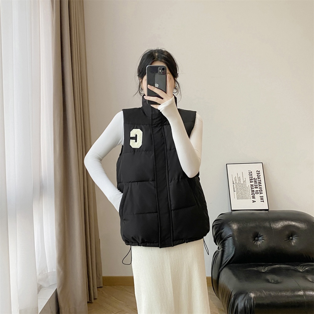 Wears outside autumn and winter waistcoat down cotton coat