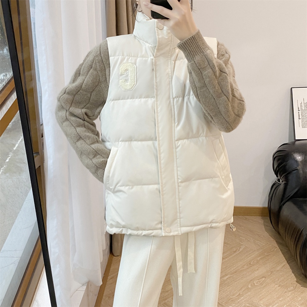 Wears outside autumn and winter waistcoat down cotton coat
