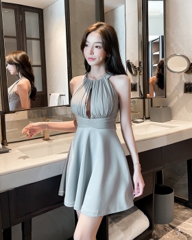 Sleeveless dress pinched waist T-back for women
