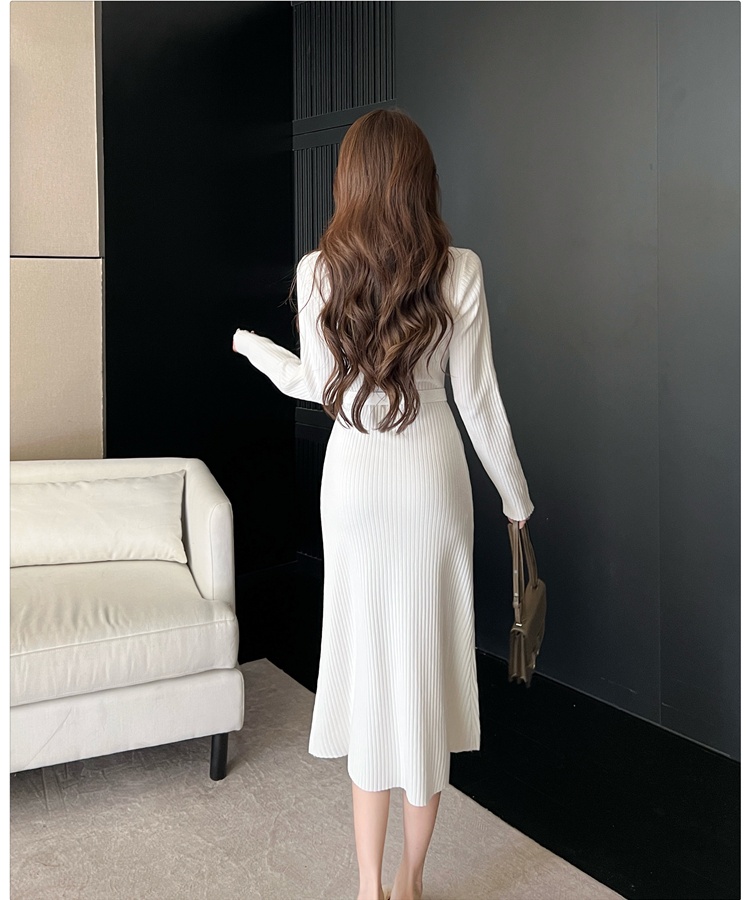 Commuting bottoming V-neck white temperament knitted dress