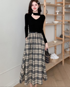 A-line knitted bottoming with belt stitching dress