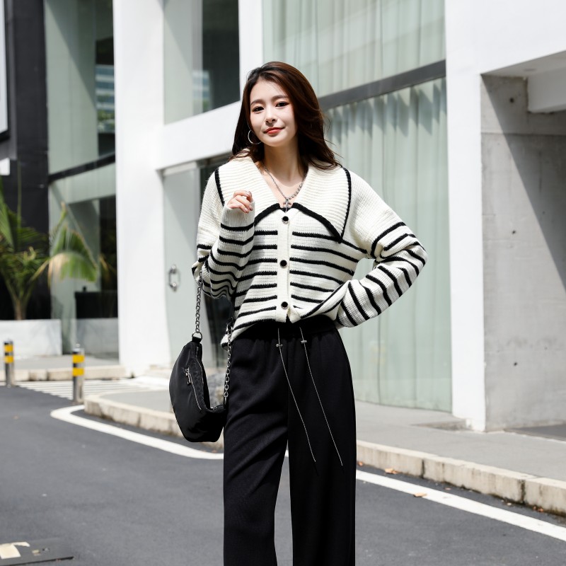All-match V-neck sweater knitted stripe cardigan