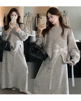 Beading autumn sweater loose slit skirt a set