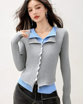 V-neck bottoming sweater knitted Pseudo-two tops