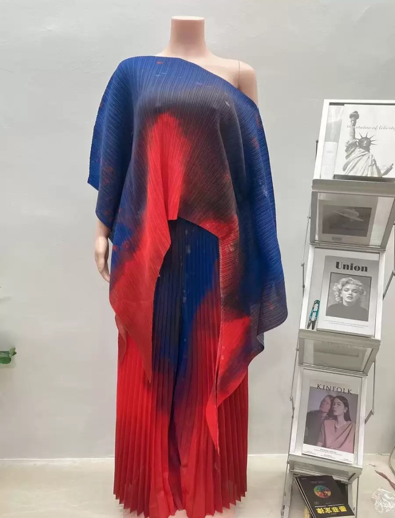 Fashion pleated tops fold European style pants a set for women