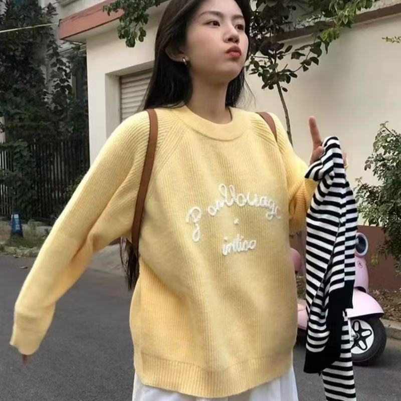Round neck lazy autumn long sleeve sweater for women