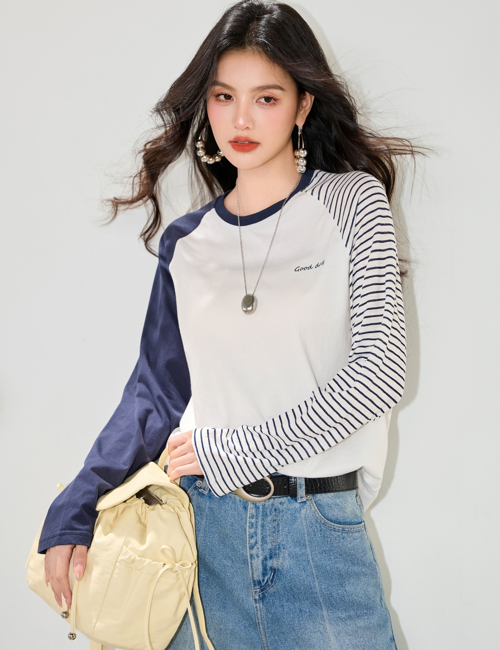 Letters T-shirt blue-white tops for women