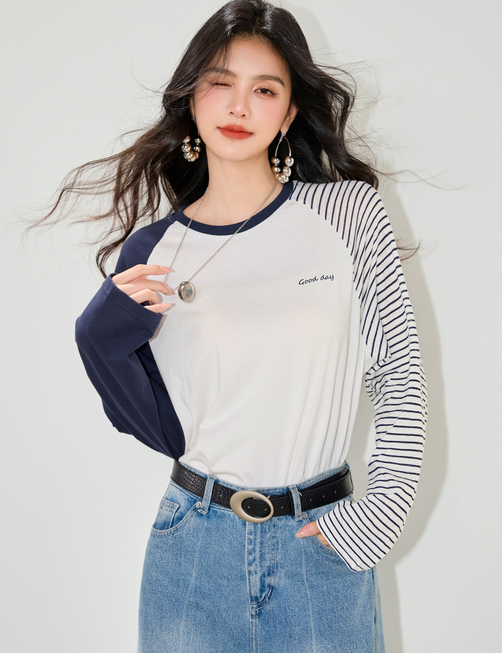 Letters T-shirt blue-white tops for women