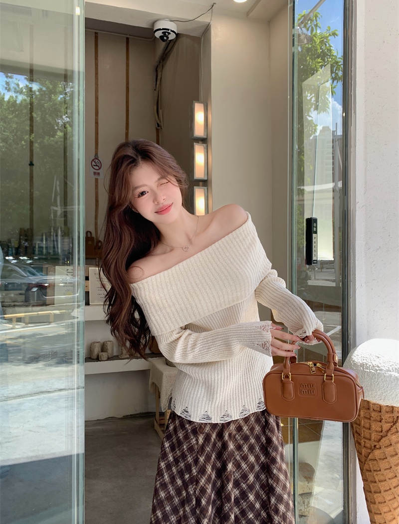 Autumn holes tops temperament enticement sweater for women
