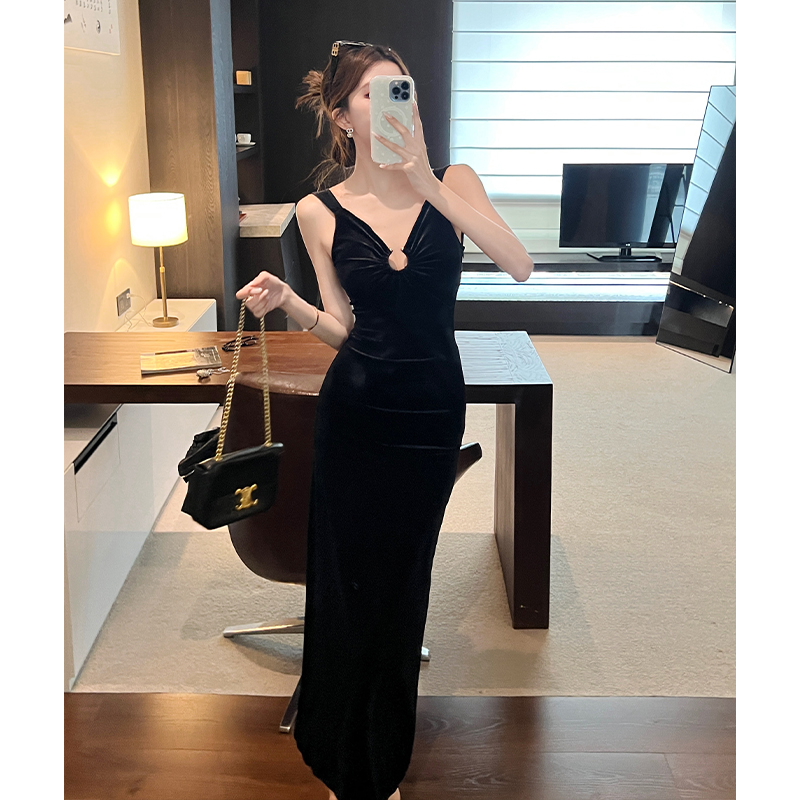Slim halter temperament long velvet shoulder strap dress