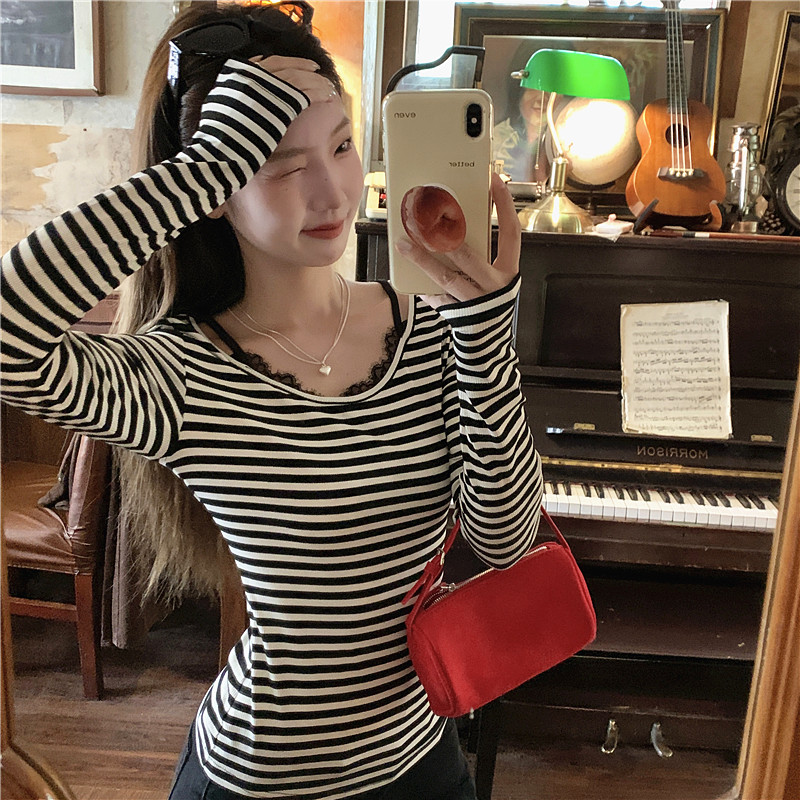 Stripe inside the ride tops unique lace bottoming shirt