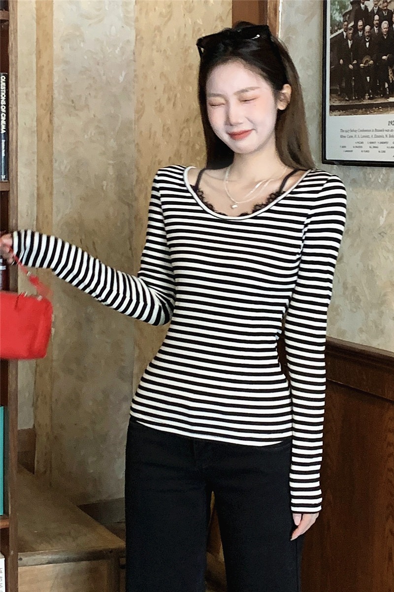 Stripe inside the ride tops unique lace bottoming shirt