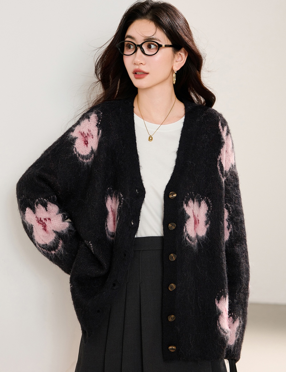 V-neck spring loose peach blossom lazy sweater for women