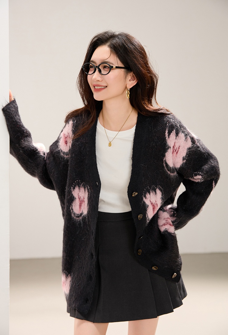 V-neck spring loose peach blossom lazy sweater for women