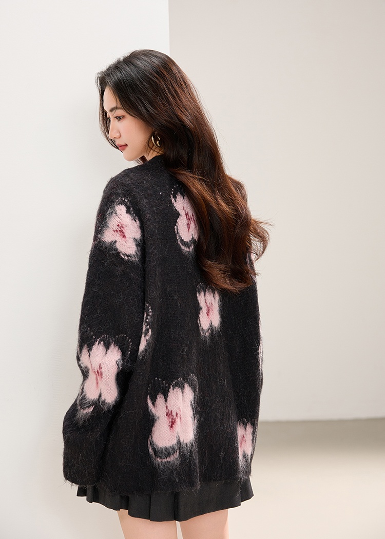 V-neck spring loose peach blossom lazy sweater for women