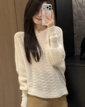 Tender autumn and winter mohair tops