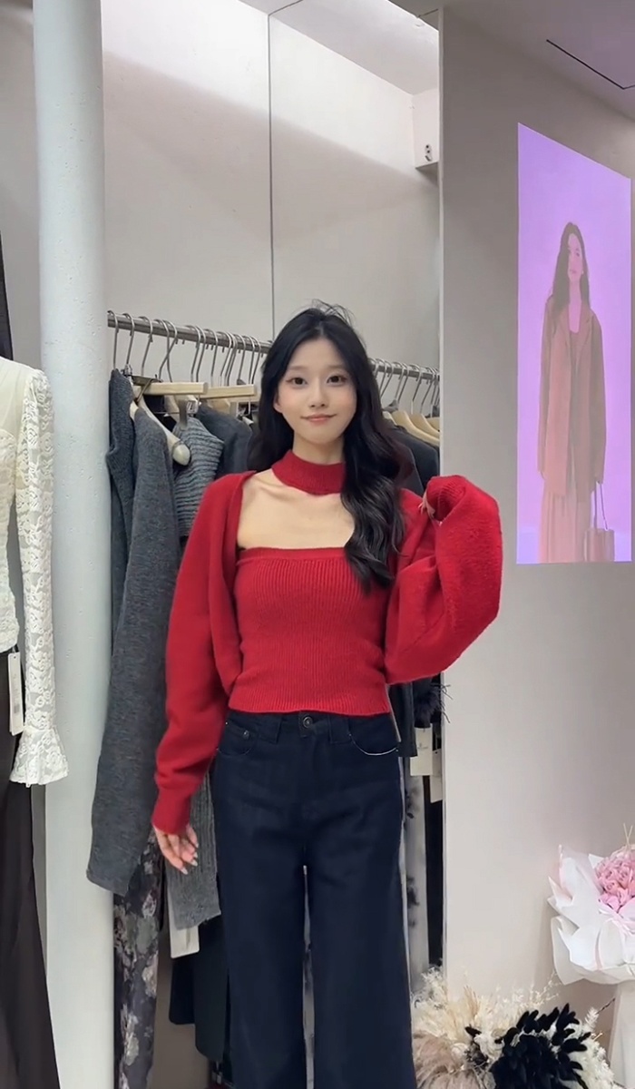 Red high quality cardigan halter vest 2pcs set