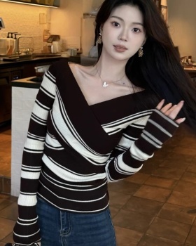 Autumn slim flat shoulder tops cross France style stripe sweater