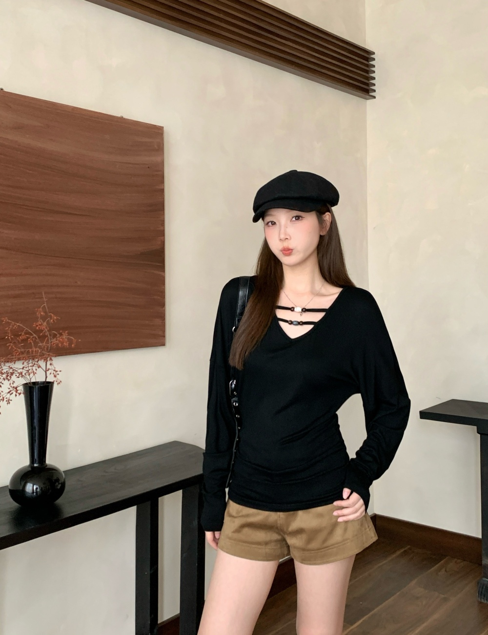 Slim V-neck beads tops large yard niche T-shirt