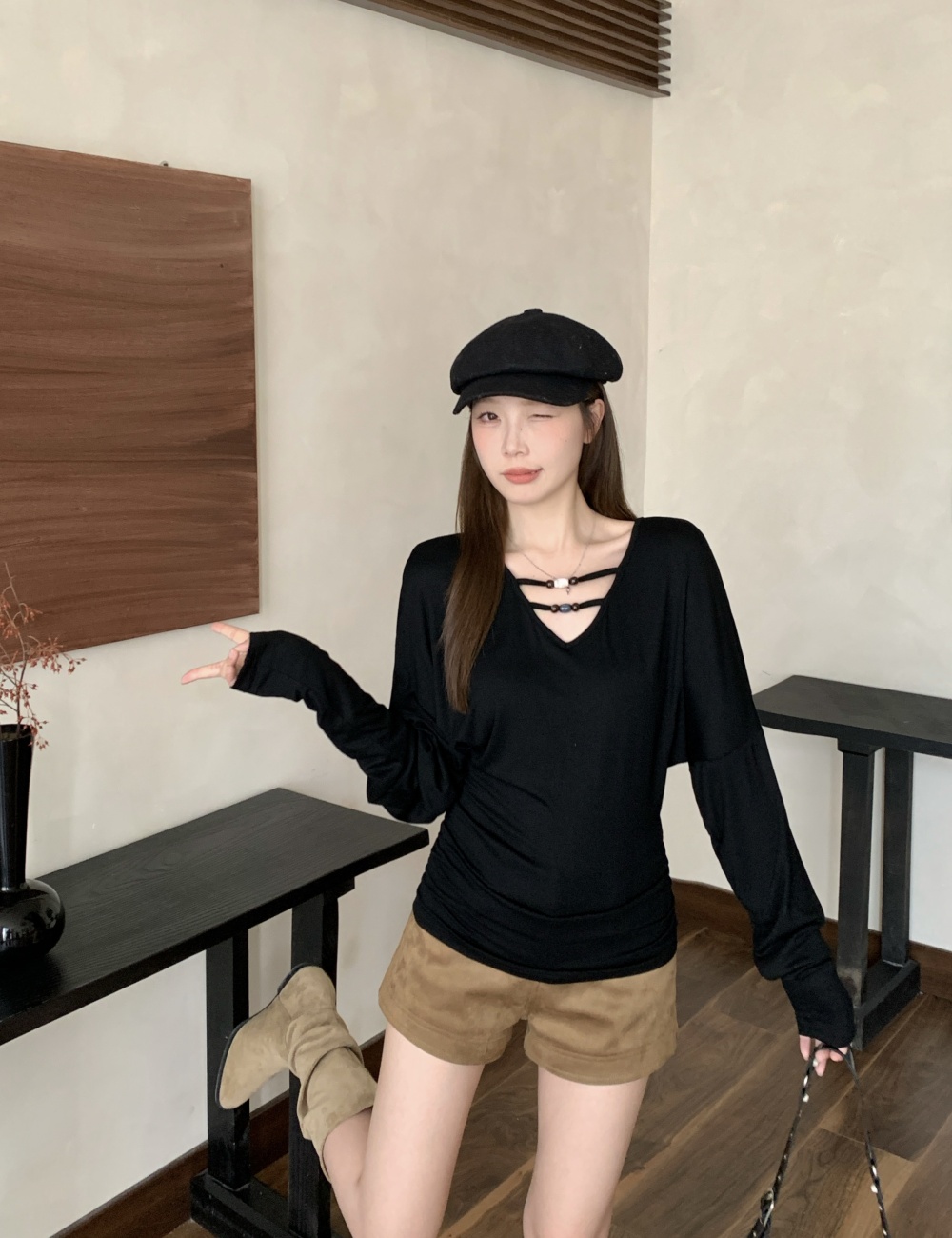 Slim V-neck beads tops large yard niche T-shirt