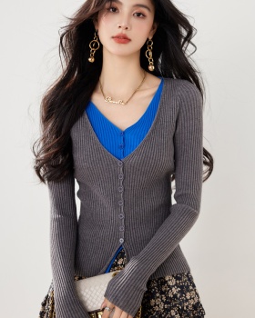 Knitted cozy gray V-neck Pseudo-two cardigan