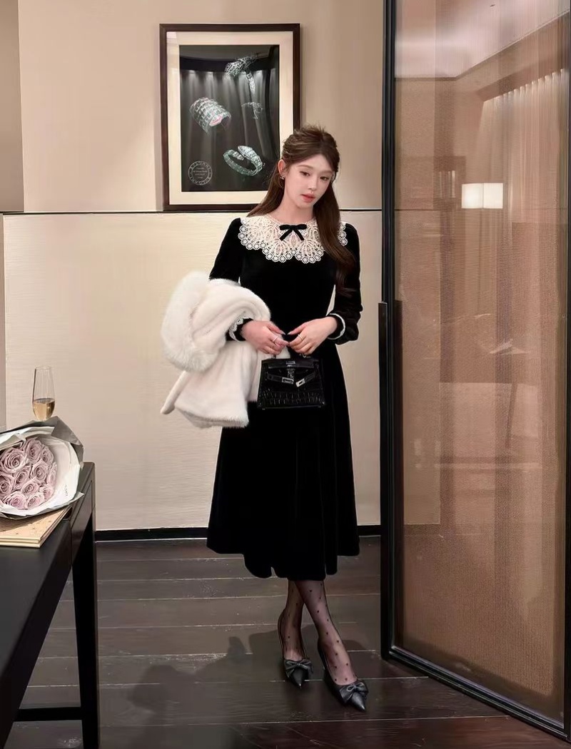 Golden velvet pinched waist lace long sleeve dress