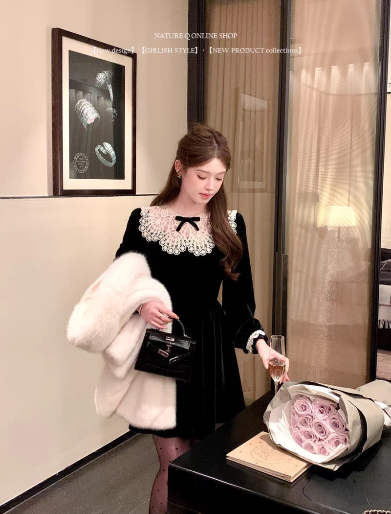 Velvet long sleeve lace dress