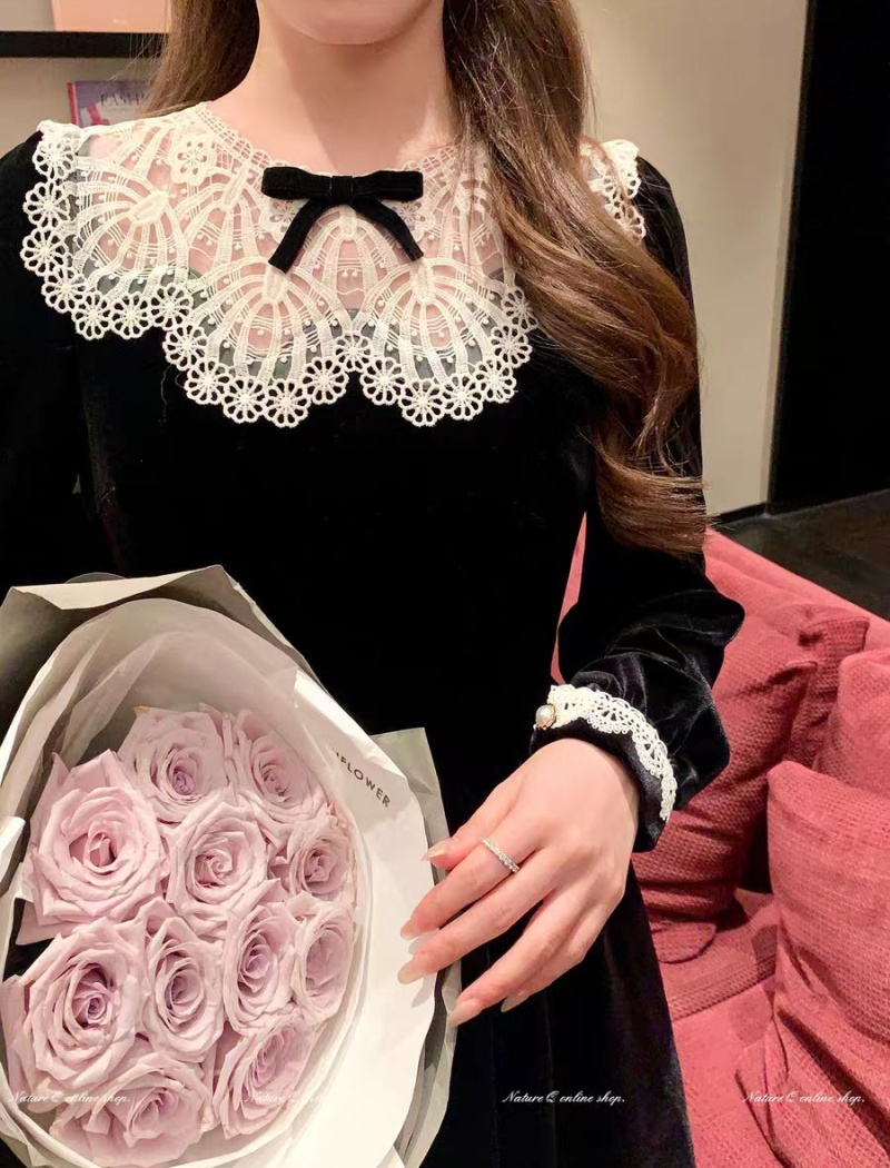 Velvet long sleeve lace dress