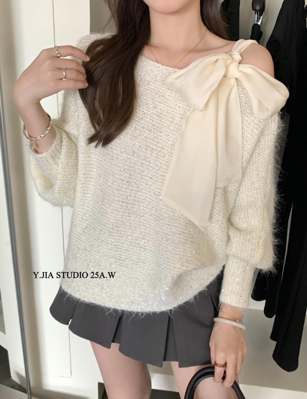 Liangsi Korean style maiden strapless frenum sweater