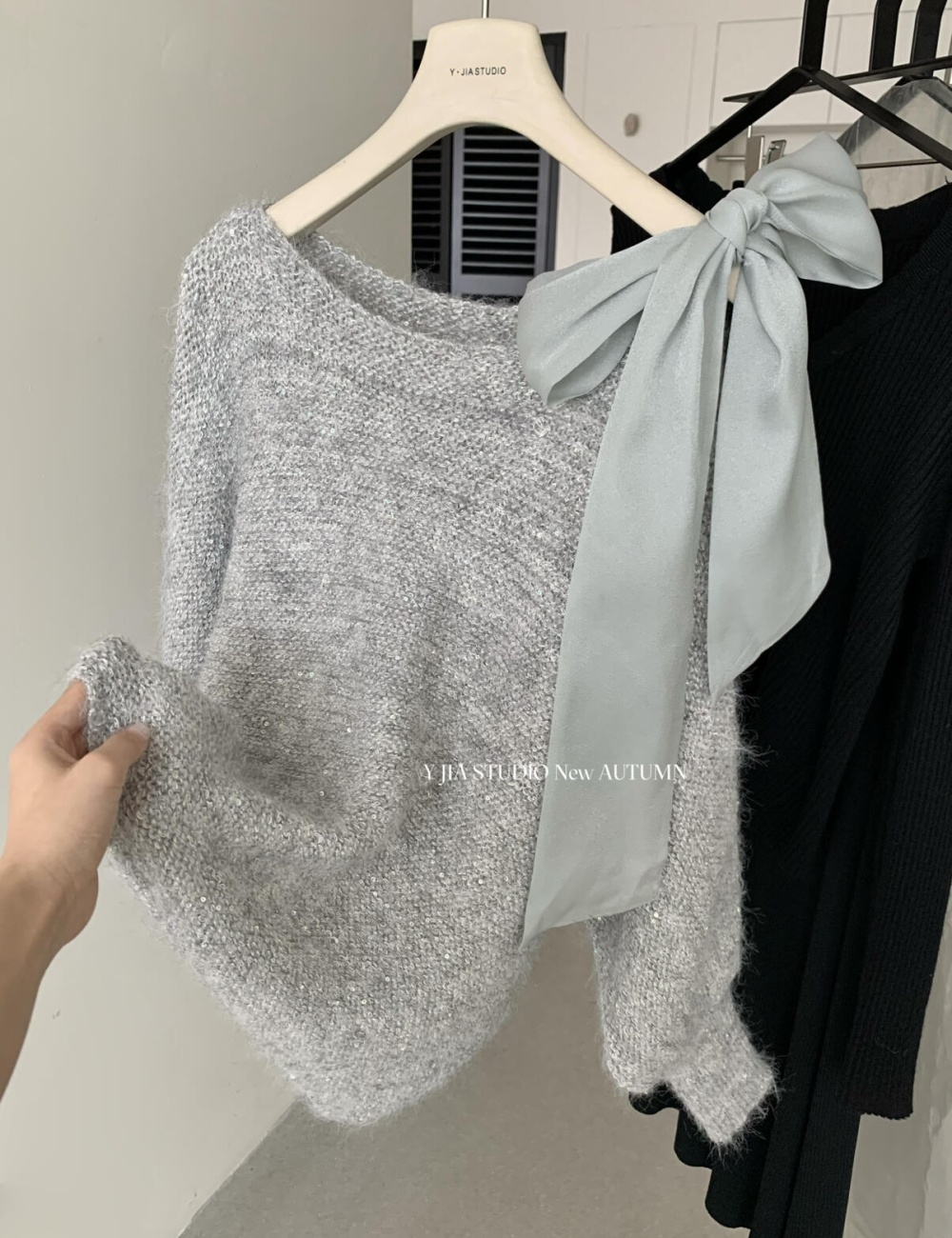 Liangsi Korean style maiden strapless frenum sweater
