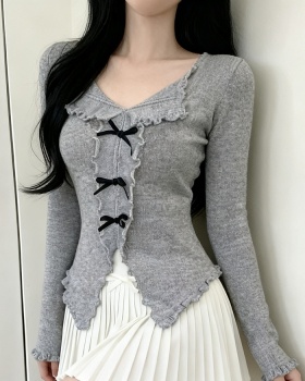 Spring and autumn sweater bottoming shirt