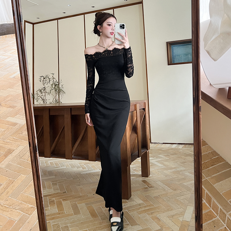 Pinched waist inside the ride flat shoulder splice dress