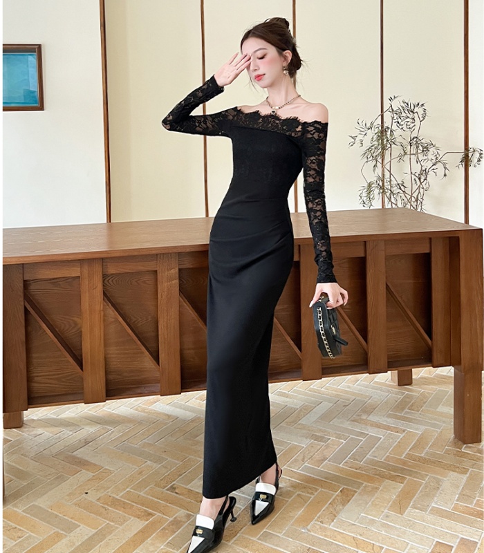Pinched waist inside the ride flat shoulder splice dress