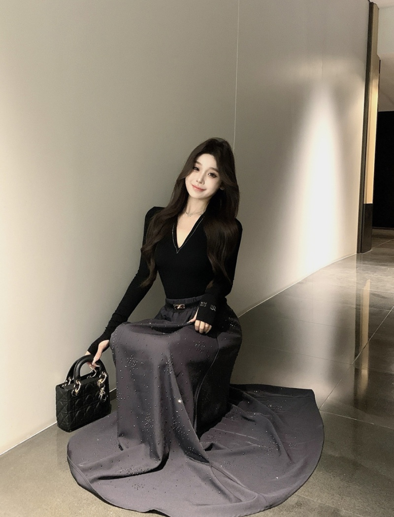 Light luxury V-neck skirt retro tops 2pcs set for women