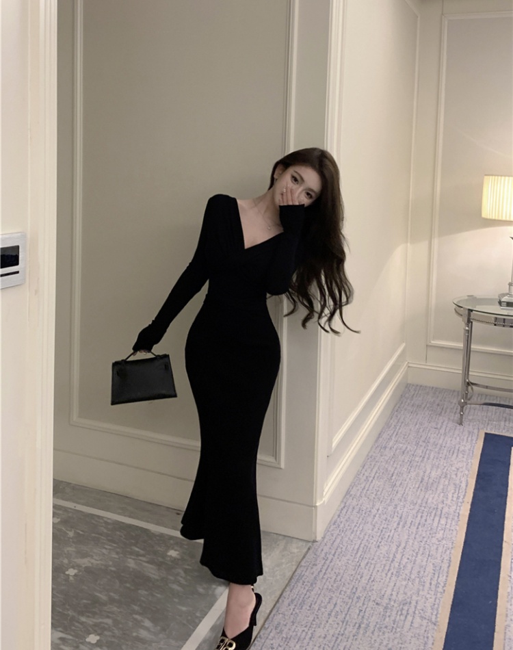 V-neck long dress autumn and winter dress for women