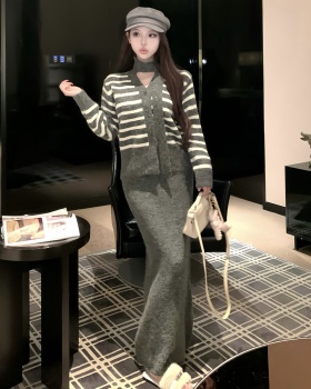 With streamer skirt sweater 2pcs set for women
