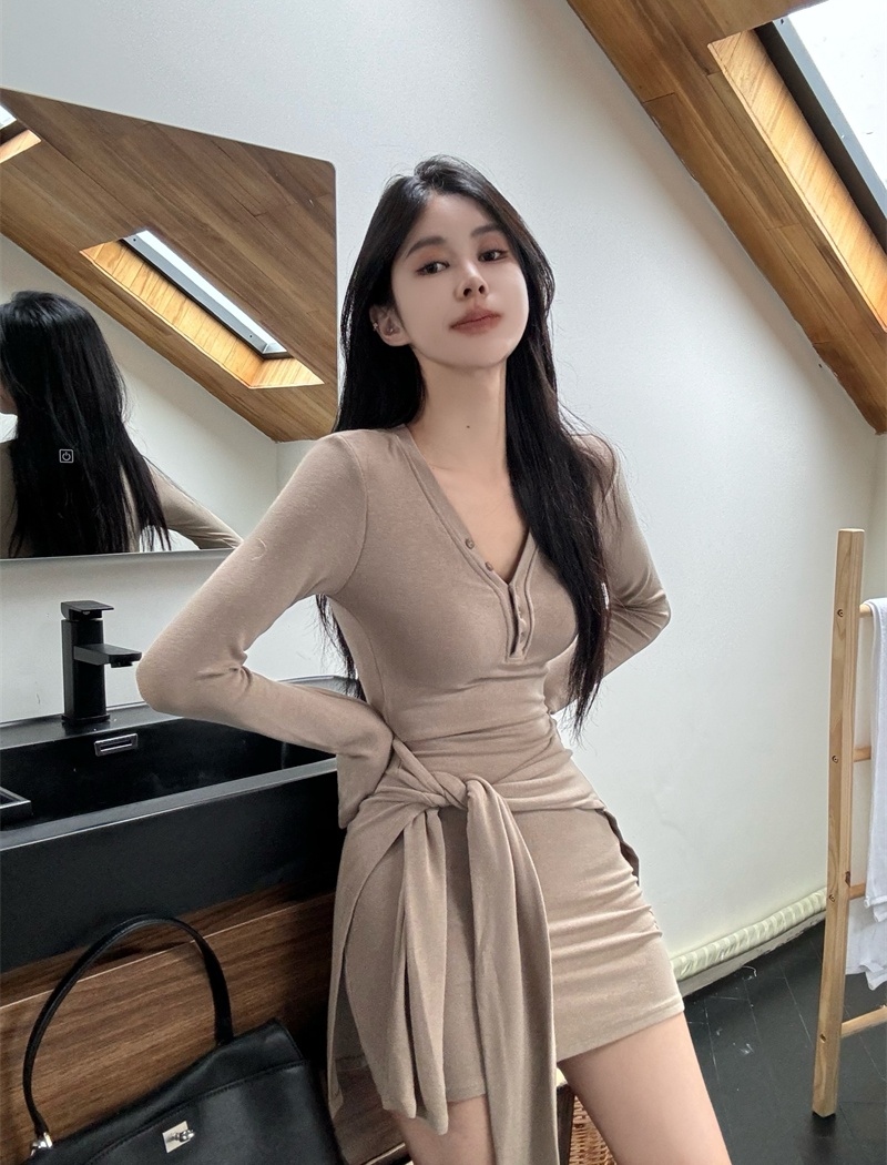 Pseudo-two bandage autumn and winter dress for women