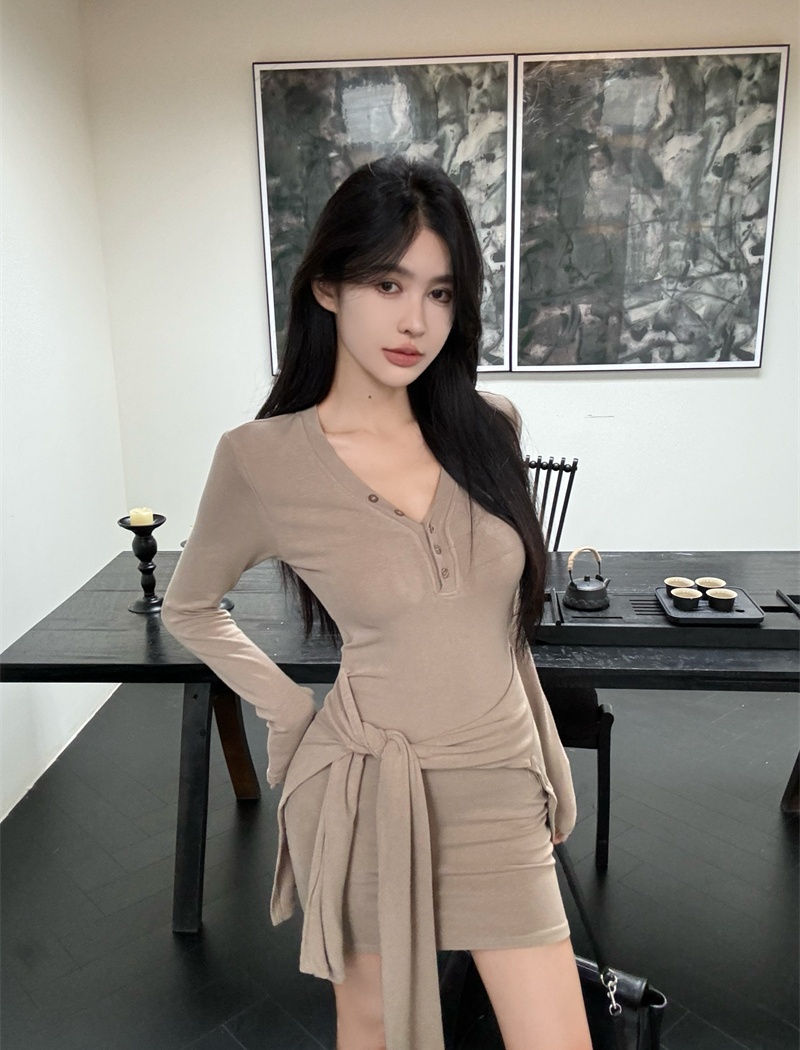 Pseudo-two bandage autumn and winter dress for women