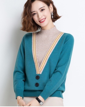 Red Pseudo-two bottoming shirt plus velvet sweater